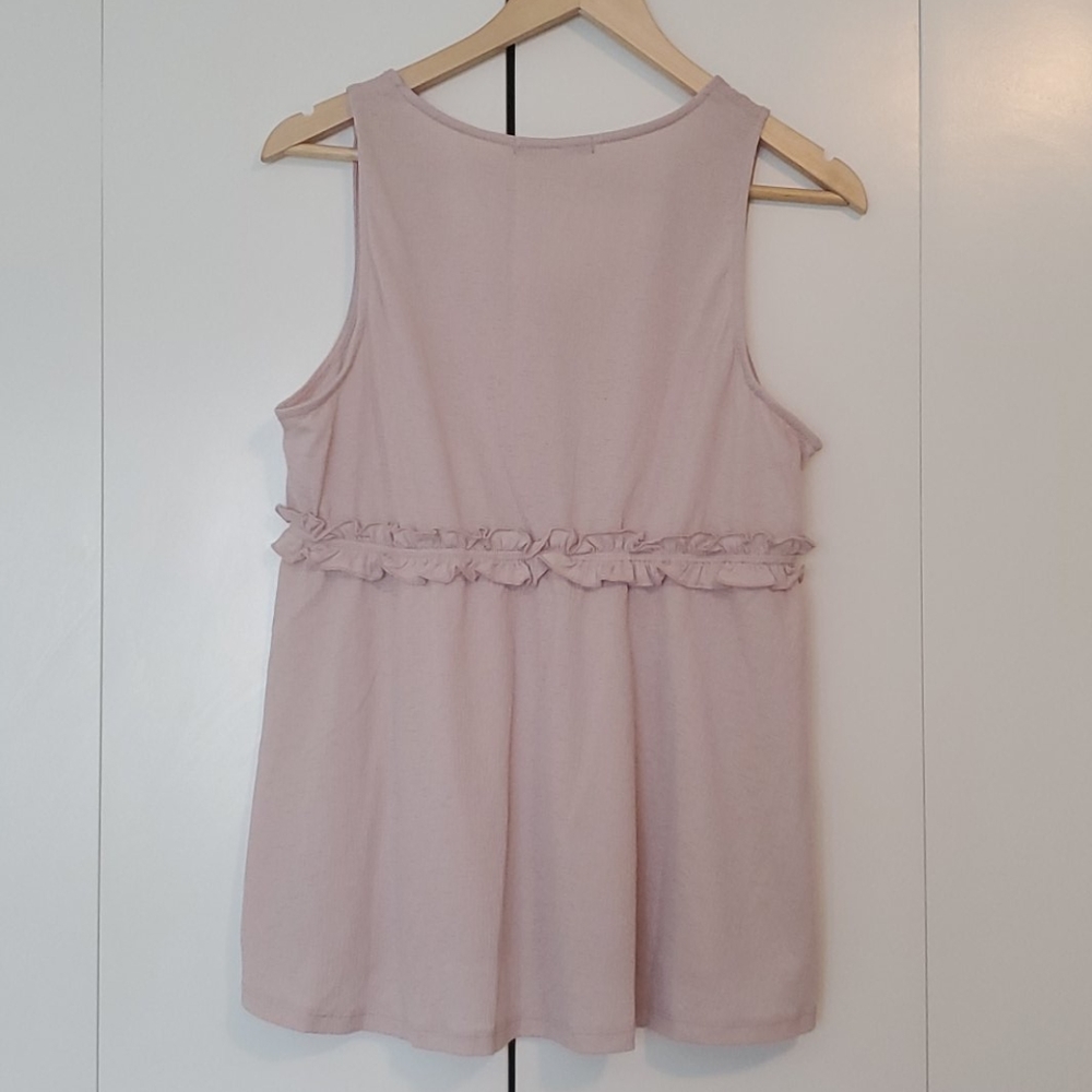 Light pink top - Picture 2 of 4